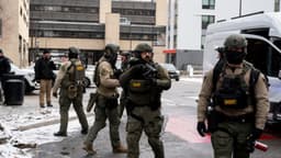 Acusan a agente del ICE de disparar ilegalmente a inmigrante arrestado