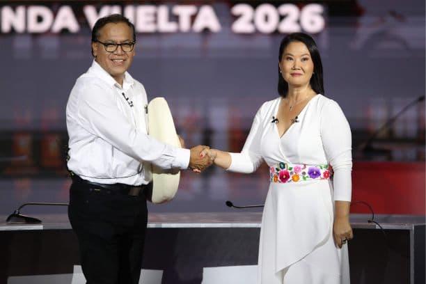 Fujimori y Sánchez debaten antes de segunda vuelta en Perú, ambos prometen más gasto en salud y educación