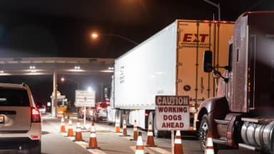 La Operación Checkmate da lugar a la detención de 52 inmigrantes ilegales, entre ellos 36 camioneros