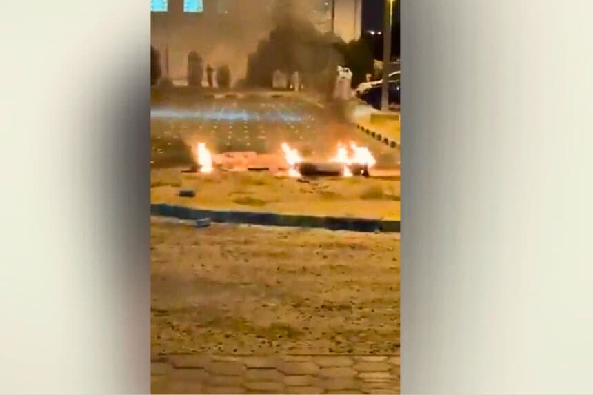 Irán ataca el aeropuerto de Kuwait, causando un muerto y varios heridos