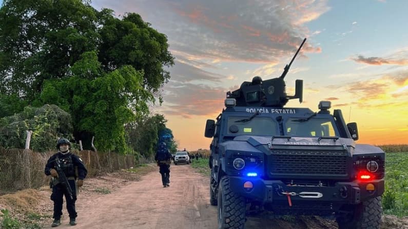 Agreden a policía de Sinaloa y el Ejército Mexicano con explosivos lanzados desde drones