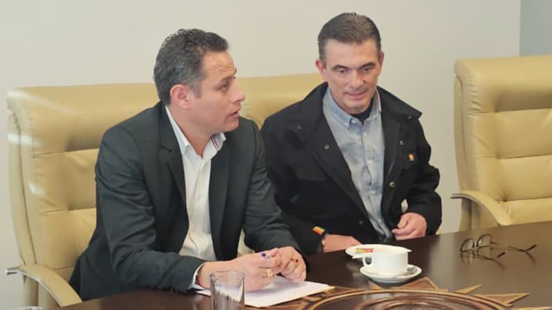 El presidente Paz y su vicepresidente se reúnen para hablar sobre el conflicto en Bolivia