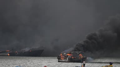 35 embarcaciones han sido afectadas por incendio en puerto de Ecuador