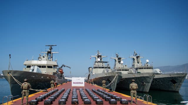 Marina de México encuentra 1.3 toneladas de cocaína en aguas del Pacífico