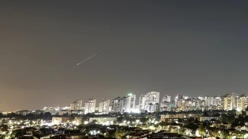 Israel ataca Irán tras el ataque con misiles de Teherán
