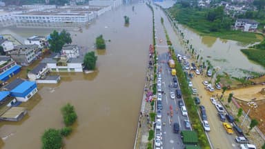 Cerca de 10,000 evacuados por lluvias excepcionales en el centro de China