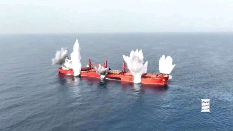 Hutíes declaran el Mar Rojo zona prohibida para barcos israelíes