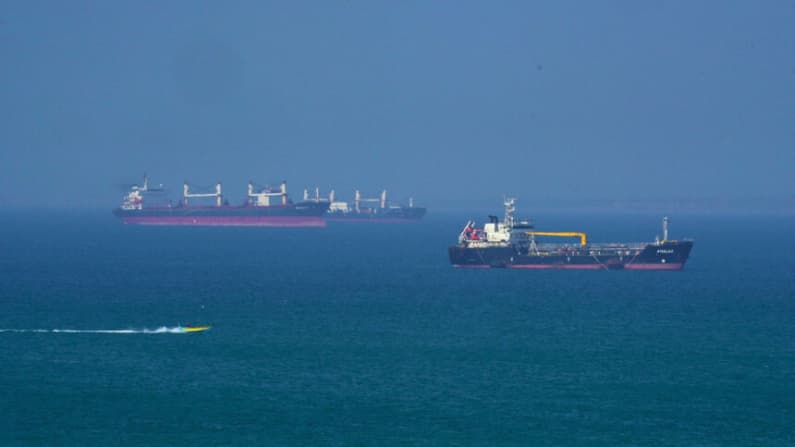 Las fuerzas estadounidenses disparan contra un petrolero que intentaba eludir el bloqueo