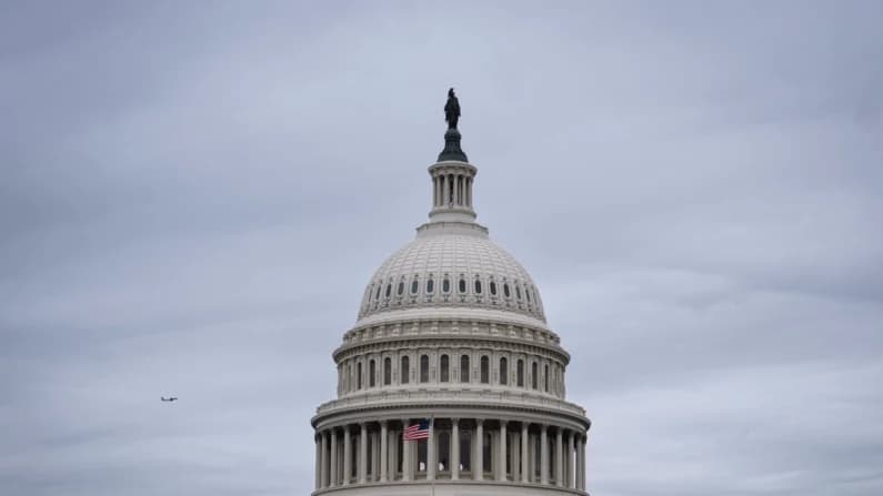 Cámara aprueba proyecto de ley para financiar al ICE y a la Patrulla Fronteriza, y envía la medida a Trump