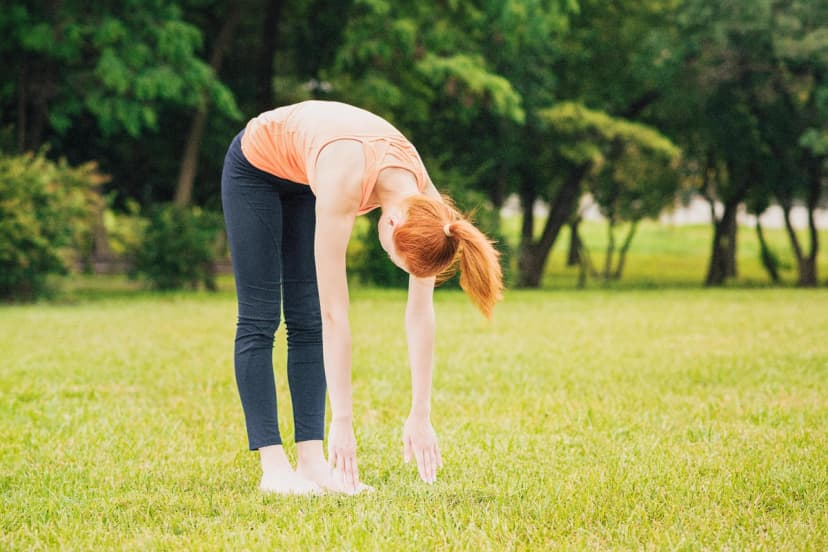 Movimiento de 1 minuto para liberar la fascia. (Pavel Kostenko/Shutterstock).