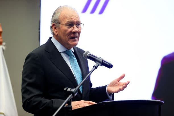 El secretario general de la Comunidad Andina de Naciones (CAN), Gonzalo Gutiérrez, habla este martes, en Quito, Ecuador. (EFE/ José Jácome)