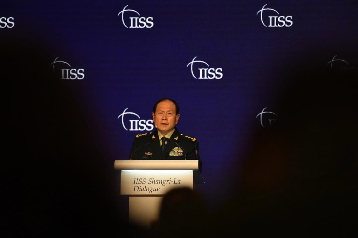 El entonces ministro de Defensa chino, Wei Fenghe, interviene en la cumbre del Diálogo de Shangri-La en Singapur el 12 de junio de 2022. (Roslan Rahman/AFP vía Getty Images)