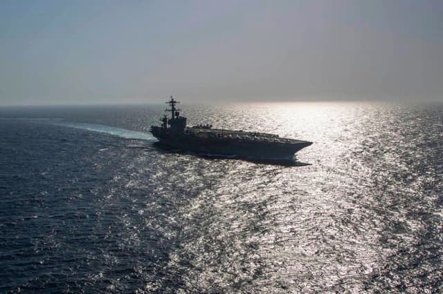 El USS Abraham Lincoln continúa sus operaciones en el mar Arábigo. (Cortesía del CENTCOM).
