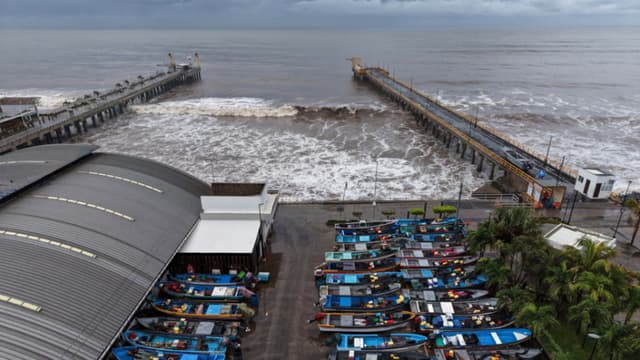 El Salvador enfrenta inundaciones y evacuaciones por el paso de Cristina
