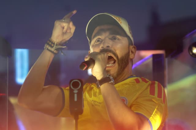 El candidato colombiano de derecha Abelardo de la Espriella habla en un acto de campaña este martes, en Cartagena, Colombia. (EFE/ Ricardo Maldonado Rozo)