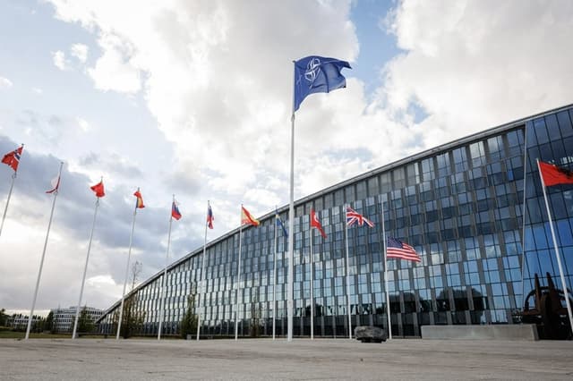 Sede de la OTAN en Bruselas, el 12 de septiembre de 2025. (Simon Wohlfahrt/AFP vía Getty Images)