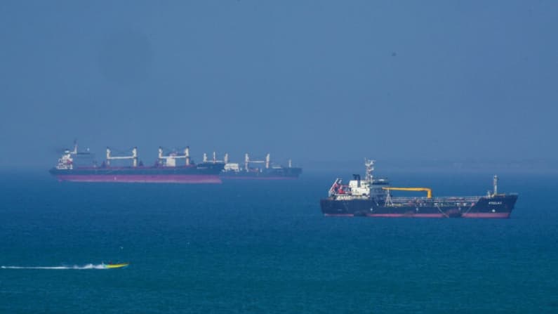Ejército de EE. UU. facilita la salida de millones de barriles de petróleo del Golfo Pérsico