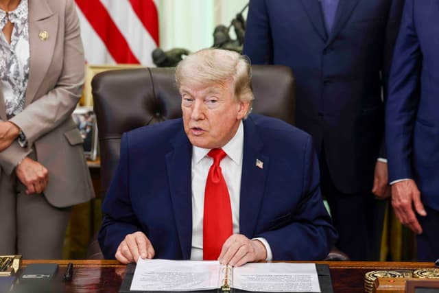 (EFE/EPA/JIM LO SCALZO / POOL)