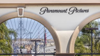 DOJ cierra la investigación sobre la adquisición de Warner Bros por Paramount y posibilita su fusión