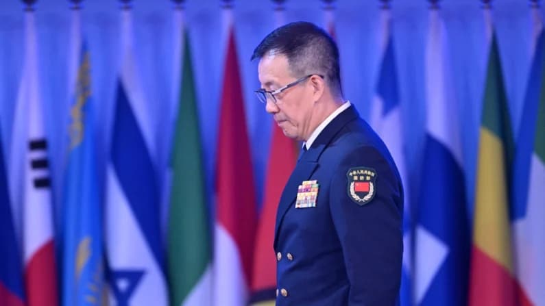 El ministro de Defensa de China sigue visible a pesar de su estatus de poder disminuido