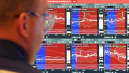 Los precios del petróleo caen y las acciones energéticas retroceden ante esperanzas de reabrir Ormuz