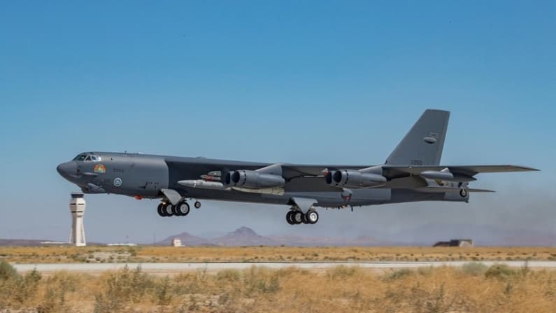 Accidente de un bombardero B-52 en California deja ocho presuntos fallecidos