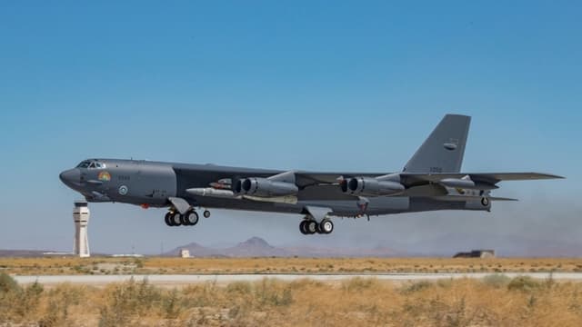 Accidente de un bombardero B-52 en California deja ocho presuntos fallecidos