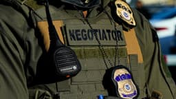 Agente de ICE fue embestido por el vehículo de un sospechoso durante un intento de arresto en Nueva Jersey
