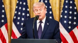 Trump responde a las críticas por el acuerdo con Irán y dice que el régimen está acabado