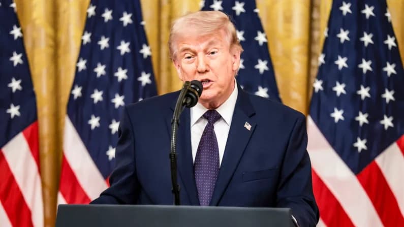 Trump responde a las críticas por el acuerdo con Irán y dice que el régimen está acabado