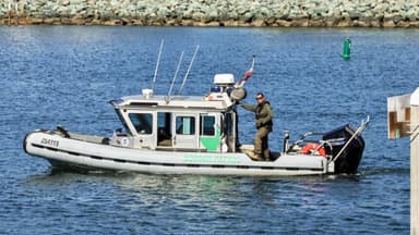 Guardia Costera intercepta embarcaciones frente a Puerto Rico y California y detiene a 57 inmigrantes ilegales
