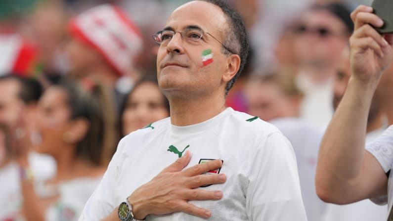 Departamento de justicia de EE. UU. respalda veto de la FIFA a la bandera monárquica iraní