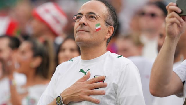 Departamento de justicia de EE. UU. respalda veto de la FIFA a la bandera monárquica iraní
