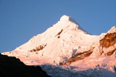 Mexicano y su esposa canadiense mueren tras avalancha en los Andes de Perú