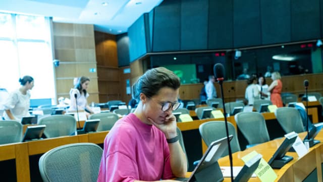 Legisladores de la UE exigen frenar represión transnacional
