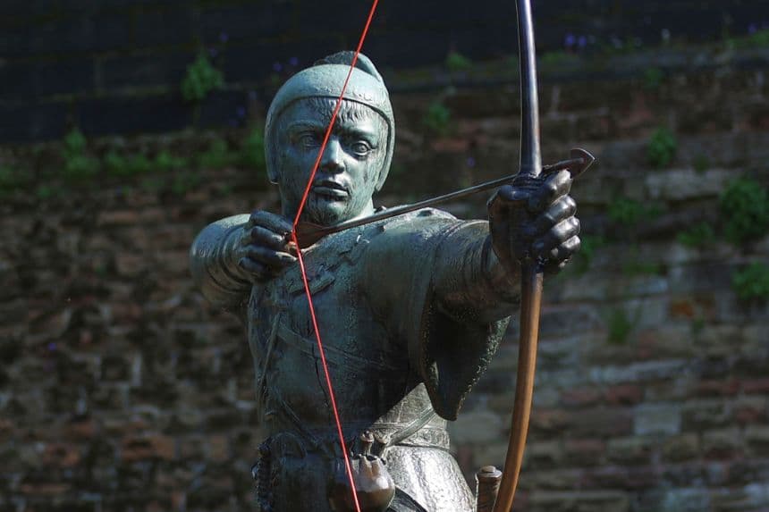 Estatua de Robin Hood frente al Castillo de Nottingham antes del Rothesay Open Nottingham, el 10 de junio de 2023 en Nottingham, Inglaterra. (Nathan Stirk/Getty Images para LTA)