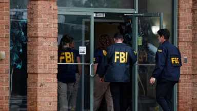 Advierten de robo de datos personales en sitios web falsos de la FIFA: FBI