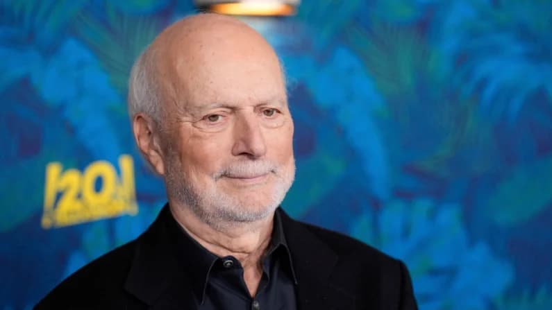 Fallece James Burrows, el genio detrás de ‘Cheers’ y ‘Friends’ a los 85 años
