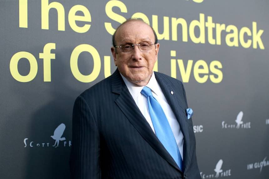 Clive Davis asiste al estreno en Los Ángeles de "Clive Davis: The Soundtrack Of Our Lives" de Apple Music en el Pacific Design Center el 26 de septiembre de 2017 en West Hollywood, California. (Phillip Faraone/Getty Images para Apple Music).