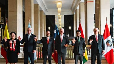 Canciller de Perú niega haber interferido en la votación en el extranjero