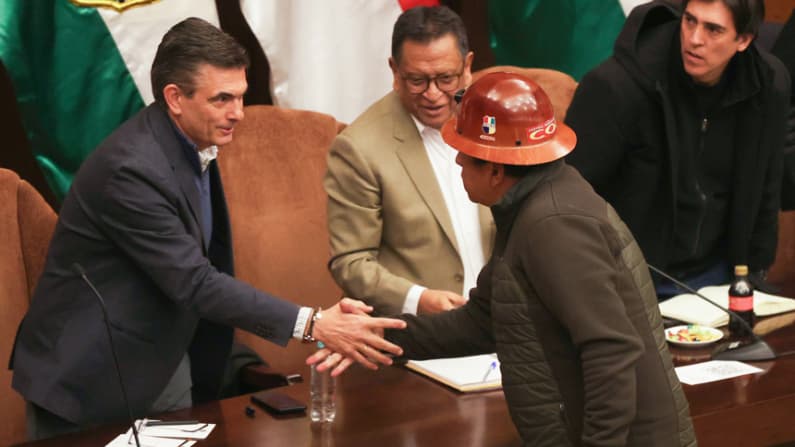 Seguidores de Evo Morales suspenden temporalmente sus protestas contra el gobierno de Paz