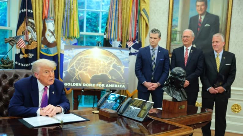 Hegseth celebra la primera y exitosa prueba del escudo antimisiles estadounidense "Cúpula Dorada"