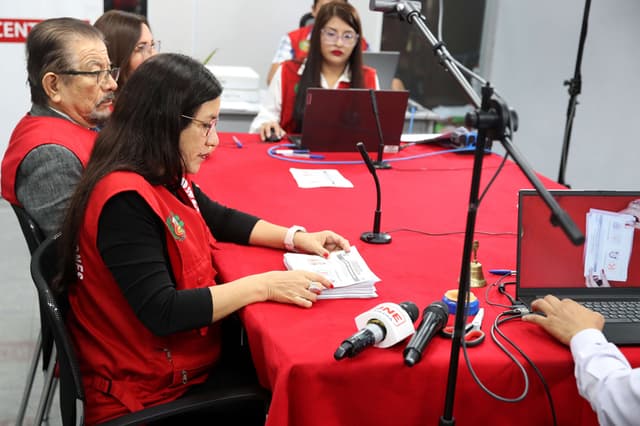 Jurados electorales empiezan a proclamar resultados de segunda vuelta presidencial en Perú