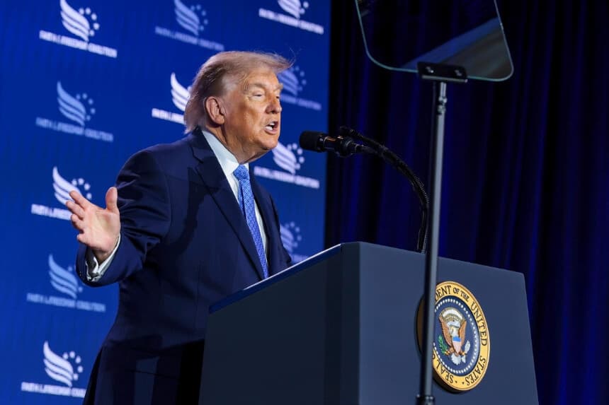 Trump califica al comunismo como "la mayor amenaza" desde la fundación de la nación