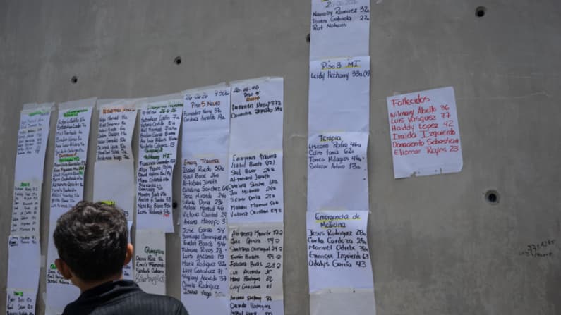 Familiares recorren los hospitales en Caracas para localizar a heridos y fallecidos