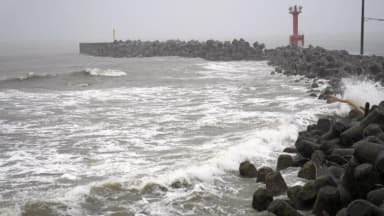 Dos tormentas tropicales azotan Japón con inundaciones y deslizamientos de tierra, causando una víctima mortal