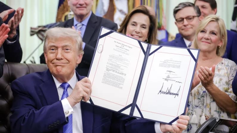 Trump nomina al expolicía estatal de Oklahoma, Lance Schroyer, como director del ICE