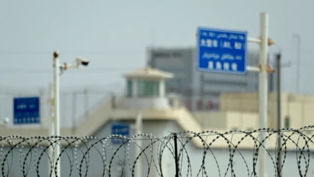 Purgas fortalecen el poder de Xi y desvían responsabilidades por la represión a los uigures: Expertos