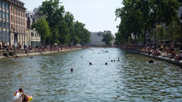 Francia registra 1000 muertes por exceso durante una ola de calor sin precedentes