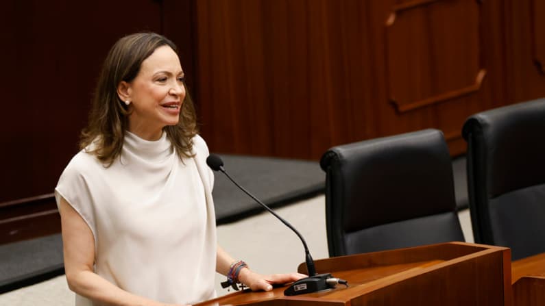 María Corina Machado afirma que es momento de regresar a Venezuela tras los terremotos